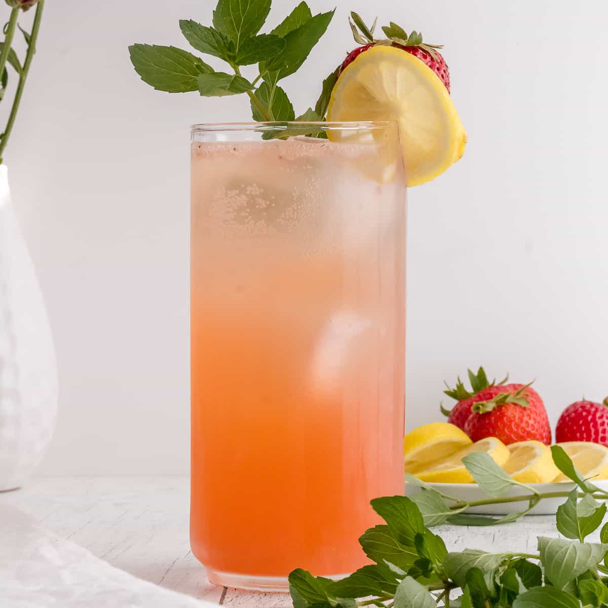 vodka strawberry lemonade with garnishes